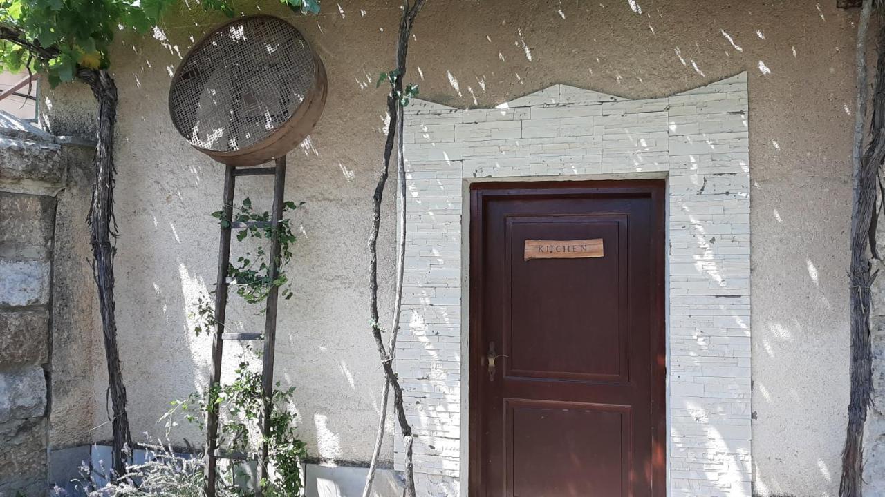 Residence Muzica Bed And Breakfast コメン エクステリア 写真