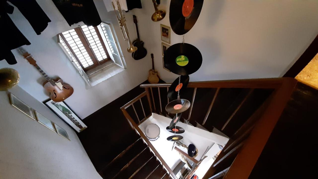 Residence Muzica Bed And Breakfast コメン エクステリア 写真