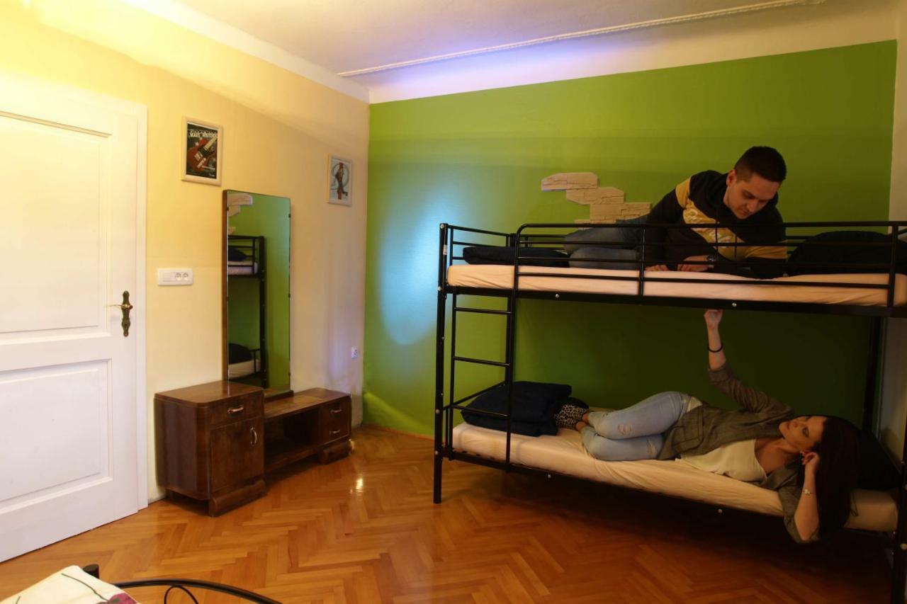 Residence Muzica Bed And Breakfast コメン エクステリア 写真