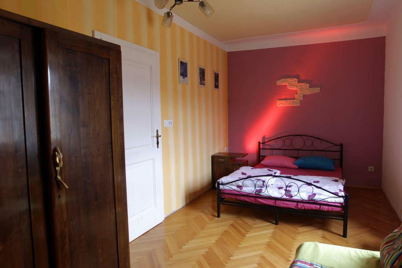 Residence Muzica Bed And Breakfast コメン エクステリア 写真