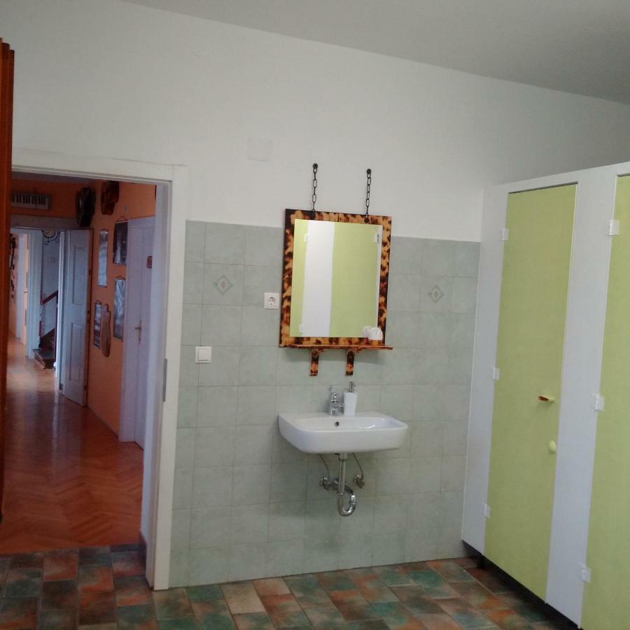 Residence Muzica Bed And Breakfast コメン エクステリア 写真